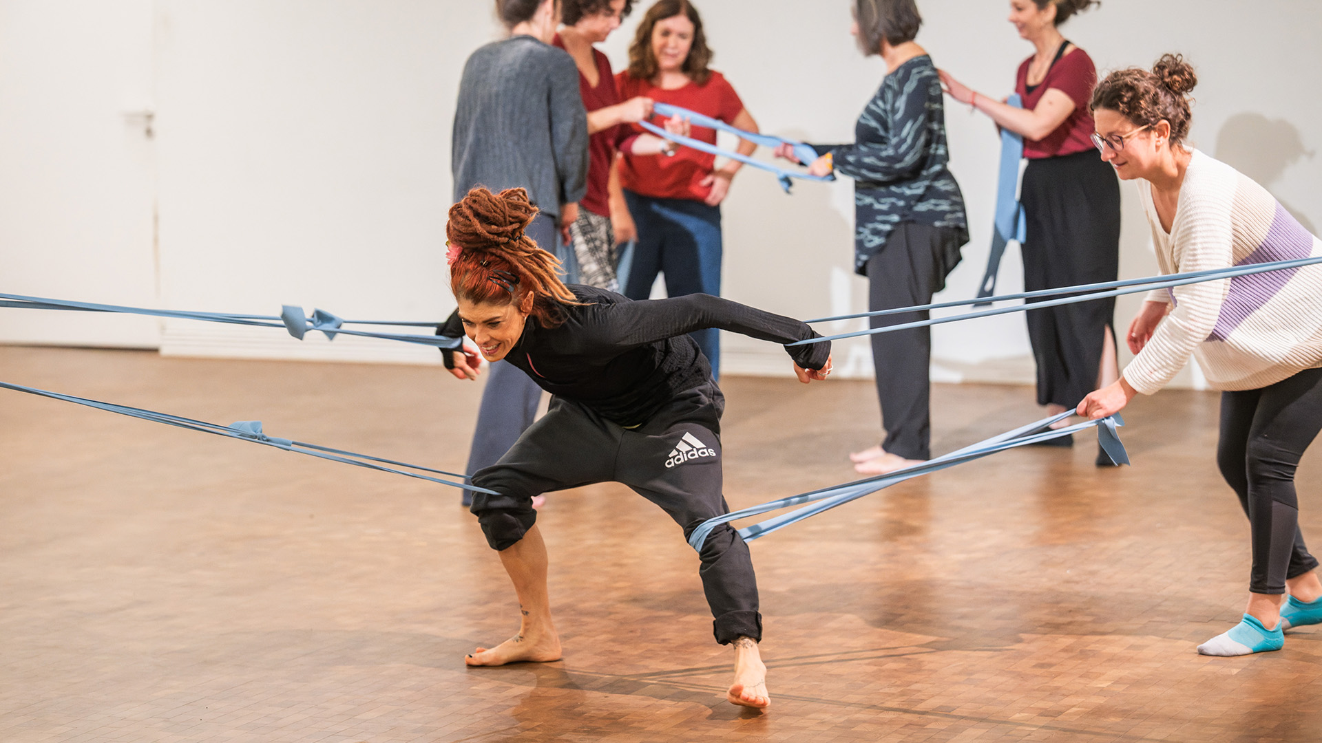 Stretch and scatter
